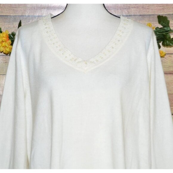 Allegra Ladies 2X Neutral Cream V-Neck Sweater Faux Pearl & Beaded Trim Holidays - Picture 2 of 8